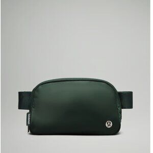 Lululemon Everywhere Belt Bag 1L - Legacy Green